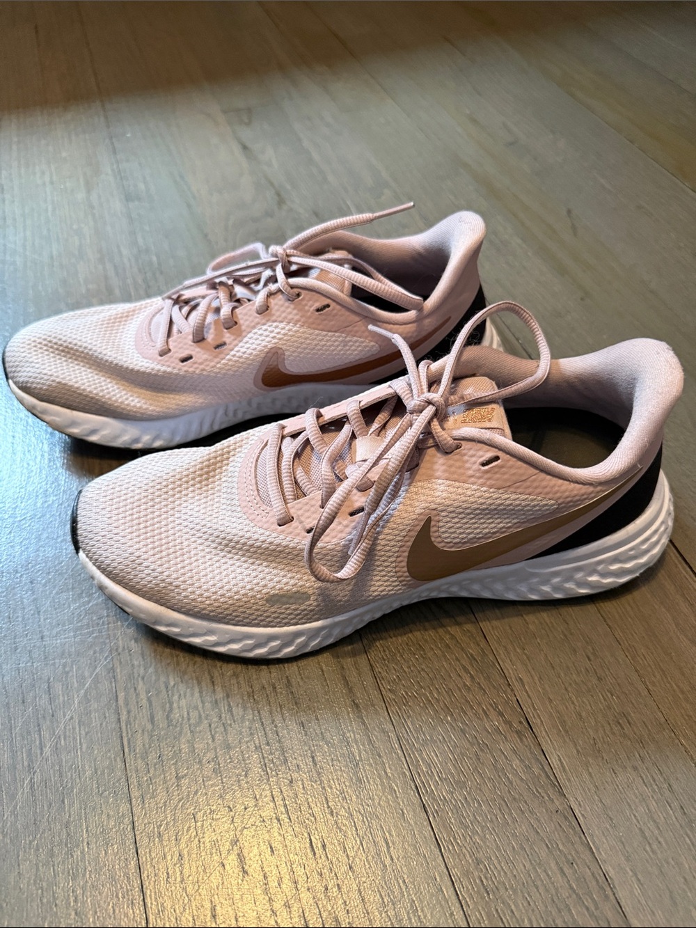 Nike Women’s Athletic Shoes Size 10